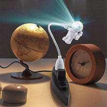 Load image into Gallery viewer, Astronaut USB Night Light
