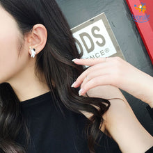 Load image into Gallery viewer, Astronaut Star Ear Studs