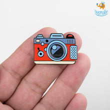 Load image into Gallery viewer, Camera Metallic Lapel Pin