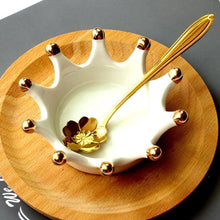 Load image into Gallery viewer, Queen Jewellery Holder