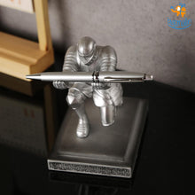 Load image into Gallery viewer, Executive Knight Pen Holder