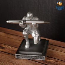 Load image into Gallery viewer, Executive Knight Pen Holder