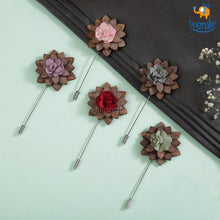 Load image into Gallery viewer, Flower Wooden Brooch