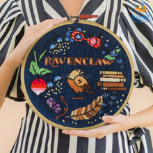 Load image into Gallery viewer, Hogwarts House Embroidery Hoop Art - Harry Potter