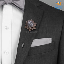 Load image into Gallery viewer, Flower Wooden Brooch
