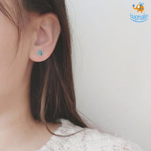 Load image into Gallery viewer, Leaf Shaped Ear Studs
