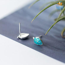 Load image into Gallery viewer, Leaf Shaped Ear Studs

