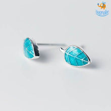Load image into Gallery viewer, Leaf Shaped Ear Studs
