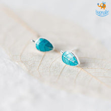 Load image into Gallery viewer, Leaf Shaped Ear Studs
