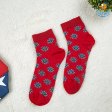 Load image into Gallery viewer, Official Wonder Woman Socks
